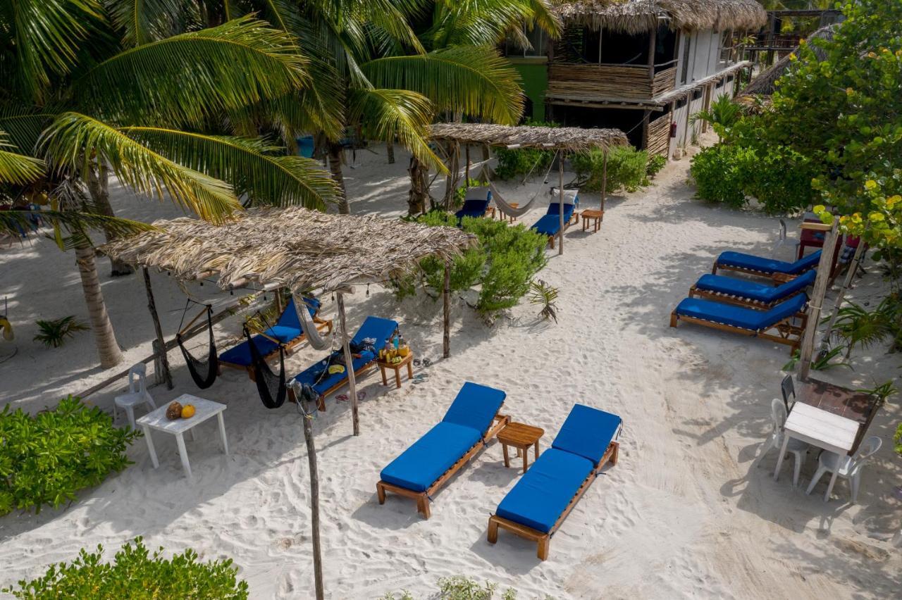 Casa Mate Beachfront Cabanas Эль-Куйо Экстерьер фото