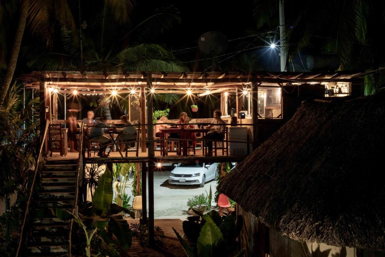 Casa Mate Beachfront Cabanas Эль-Куйо Экстерьер фото