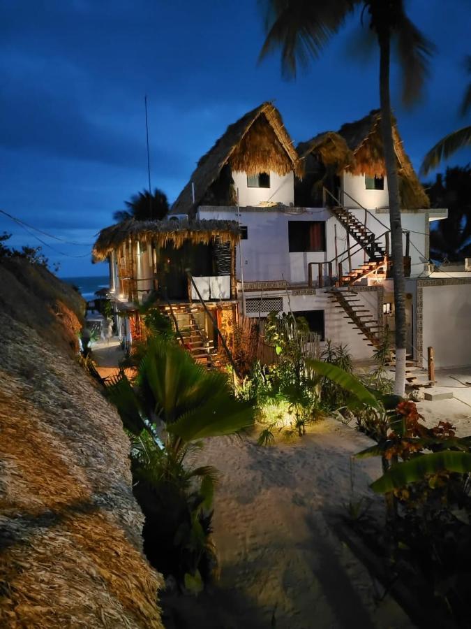 Casa Mate Beachfront Cabanas Эль-Куйо Экстерьер фото